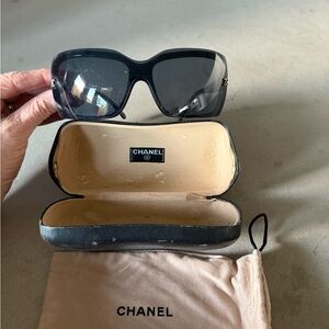 Vintage CHANEL Black Sunglasses (2005ish)